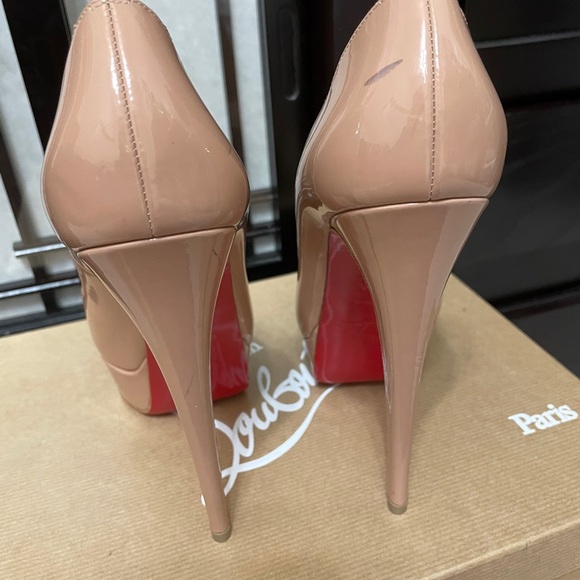 Christian Loubotin lady peep size 37 and 1/2 - Picture 6 of 9